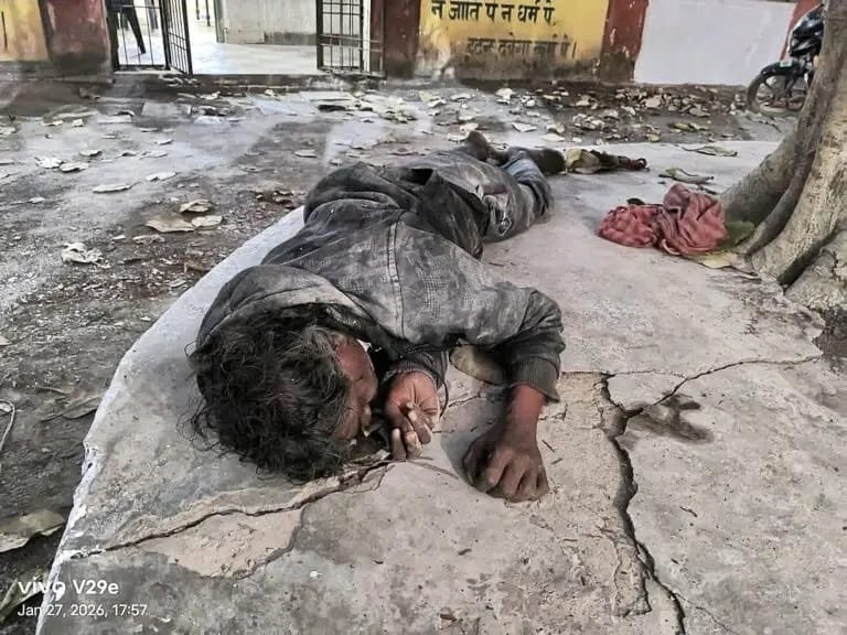 SDM कार्यालय परिसर में मिला अज्ञात व्यक्ति का श!व,,, मचा हड़कंप